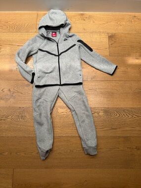 Nike Tech Kids Gray Hooded Sweatshirt & Jogger Set with Black Trim